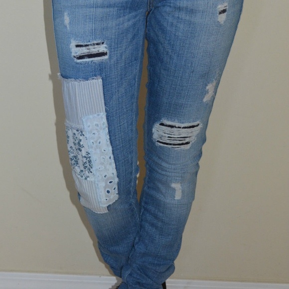 New Guess Mid-Rise Patched and Mended Skinny jeans - Picture 4 of 6